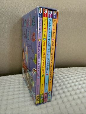 Amelia Bedelia Book Lot Boxed Set + I Can Read Readers 11 Books
